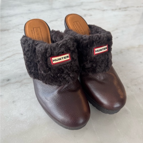 HUNTER Bruson Genuine Brown Leather Sheepskin Lined 4" Slip On Mules Clogs - Picture 1 of 8